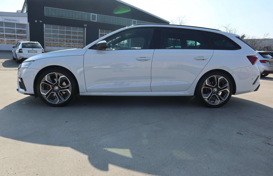 Škoda Octavia RS 2,0 TDI 147kW TOP DSG Pano Masáže HUD Taž AdTemp