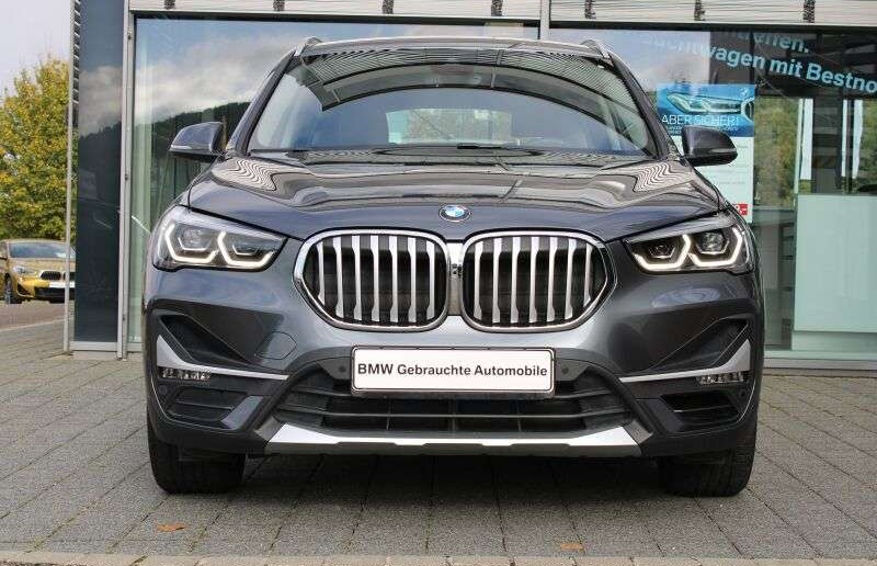 BMW X1 sDrive20iA xLine Navi LED AHK PDC SH FACELIFT