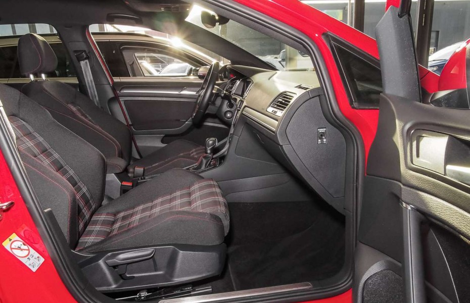 Volkswagen Golf GTI VII Performance 2.0 TSI DSG **299,-mtl. R