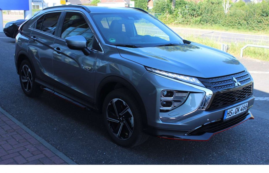 Mitsubishi Eclipse Cross PHEV mit Sportpaket, LED,NAV,HUD,UVM...