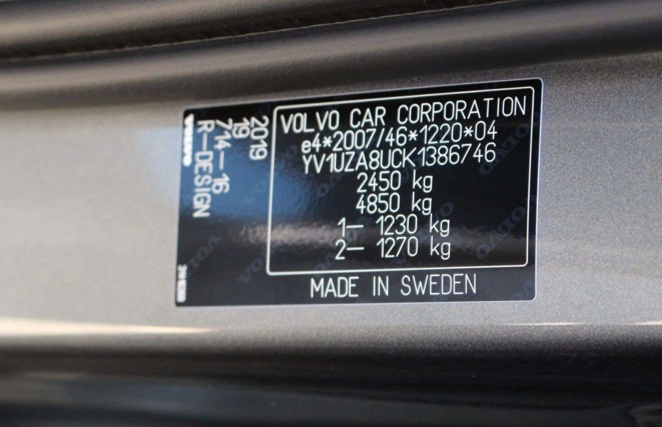 Volvo XC60 R-Design D4 AWD +BLIS+ACC+AHK+