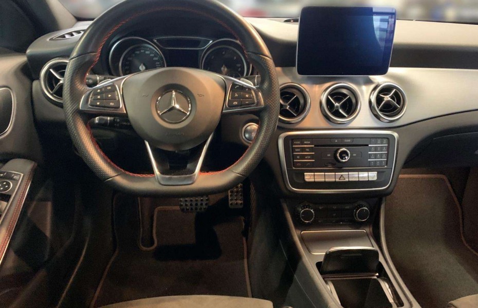 Mercedes-Benz GLA 220d AMG*Night*LED*AHK*Navigation*PDC*SHZG*