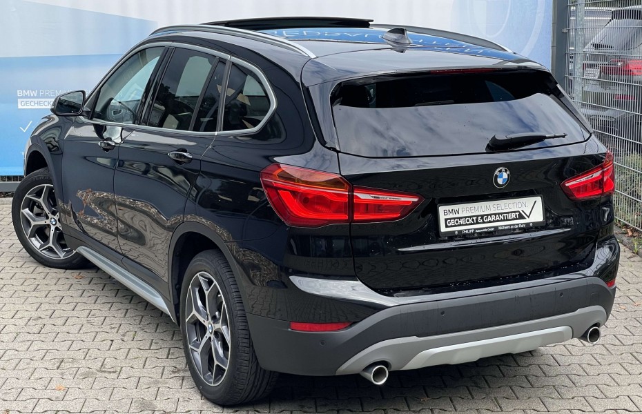 BMW X1 xDrive20d xLine Panoramadach Navi+ Sportsitze