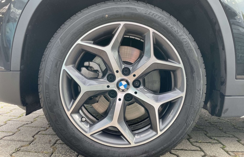 BMW X1 xDrive20d xLine Panoramadach Navi+ Sportsitze