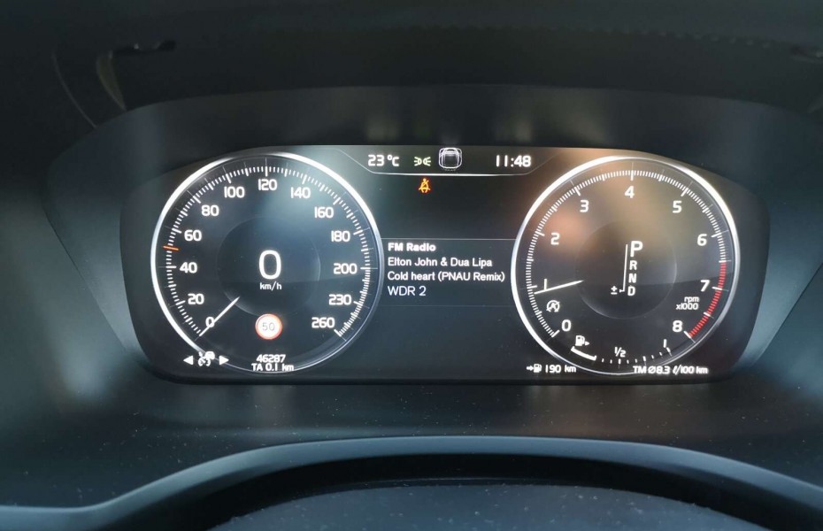 Volvo V60 T5 Aut Inscription LED Světlá kůže Navi Apple AdTemp LED