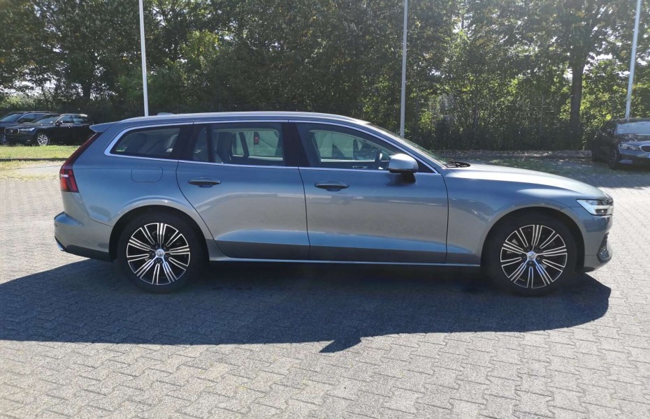 Volvo V60 T5 Aut Inscription LED Světlá kůže Navi Apple AdTemp LED