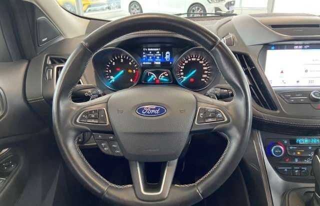 Ford Kuga Vignale 2.0 TDCi 4x4 Pano Aut Navi Kůže ParkPilot