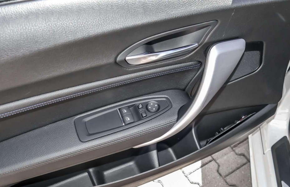 BMW Řada 1 i M SPORT SHADOW 18' HIFI ADAPTIV LED PDC