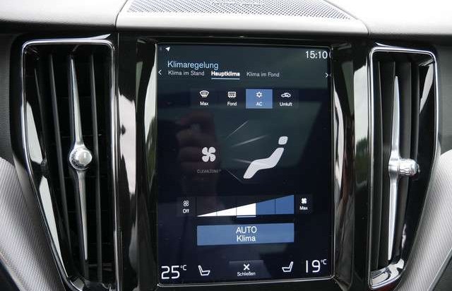 Volvo XC60 T5 AWD R-Design 1.Hand