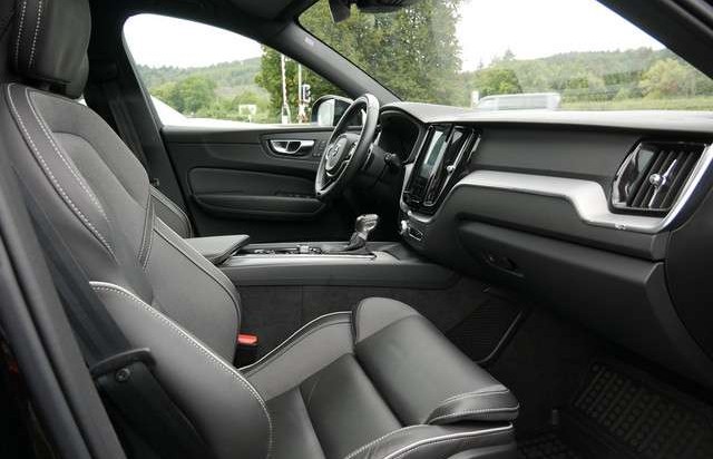 Volvo XC60 T5 AWD R-Design 1.Hand