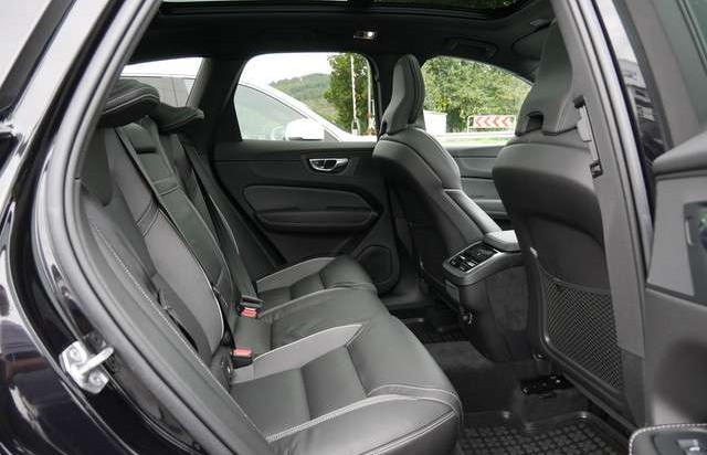 Volvo XC60 T5 AWD R-Design 1.Hand