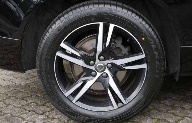 Volvo XC60 T5 AWD R-Design 1.Hand