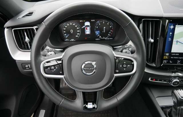 Volvo XC60 T5 AWD R-Design 1.Hand