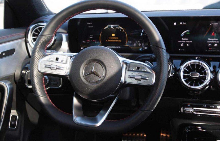 Mercedes-Benz CLA 45 AMG 4M+ SB Night MBUX Navi LED Panorama