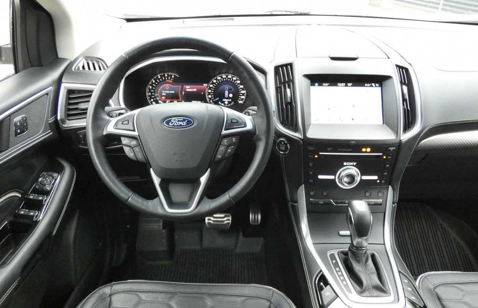 Ford Edge 2.0 TDI Vignale 4x4 TOP Pano LED Taž Kam ParkPilot AdTemp