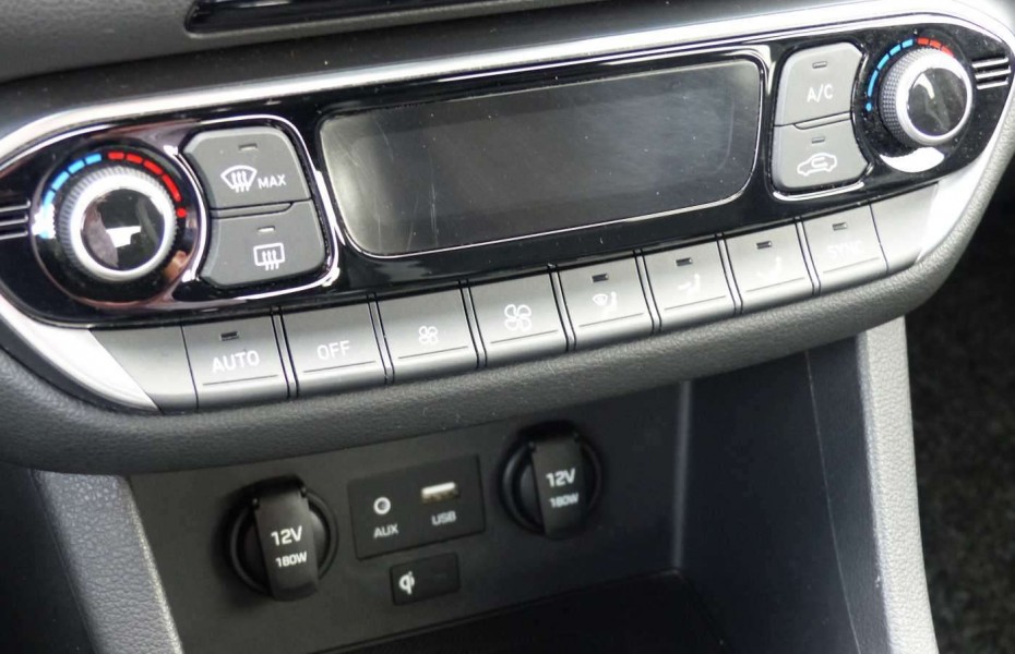 Hyundai i30 1.4 T-GDI N-Line Navi LED RFK Klimaaut.