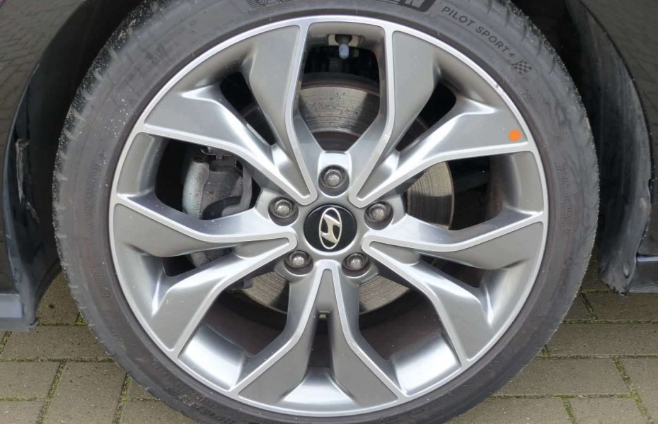 Hyundai i30 1.4 T-GDI N-Line Navi LED RFK Klimaaut.