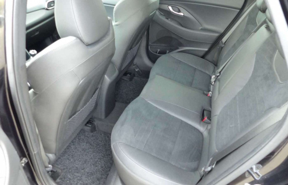 Hyundai i30 1.4 T-GDI N-Line Navi LED RFK Klimaaut.