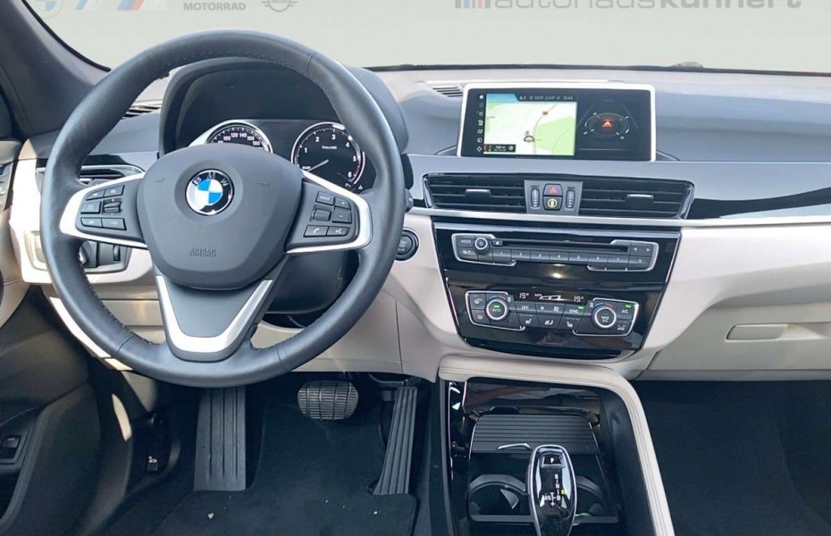 BMW X1 xDrive20d xLine I ACC I AHK PanoramaSD I Parkass.