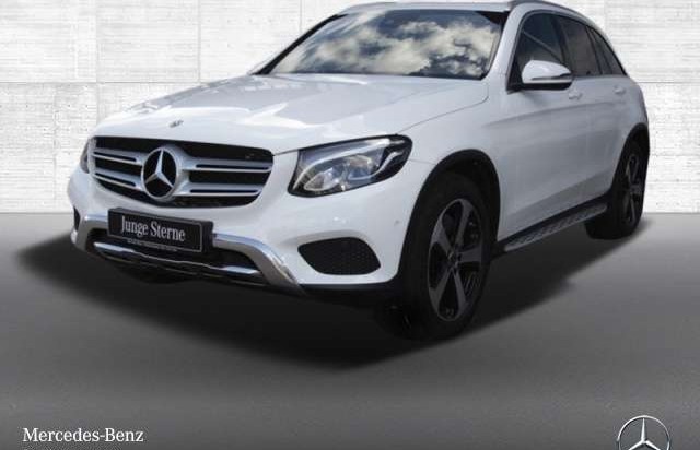 Mercedes-Benz GLC 250d 4M AMG COMAND LED AHK Kamera 9G Sitzh