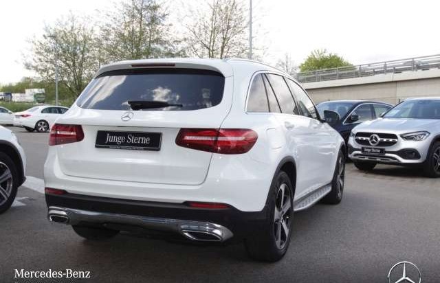 Mercedes-Benz GLC 250d 4M AMG COMAND LED AHK Kamera 9G Sitzh
