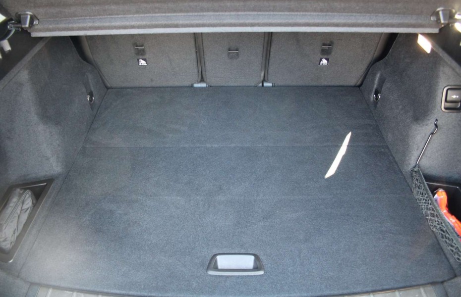 BMW X1 sDrive20i Sport-Line PA DA+ PDC LED Pano