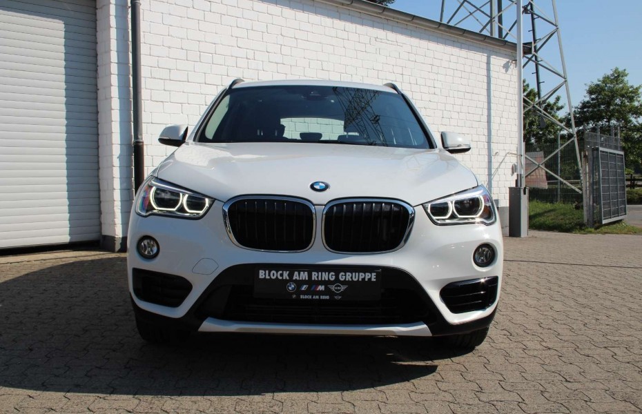 BMW X1 sDrive20i Sport-Line PA DA+ PDC LED Pano