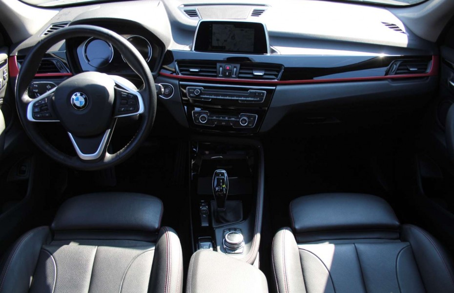 BMW X1 sDrive20i Sport-Line PA DA+ PDC LED Pano