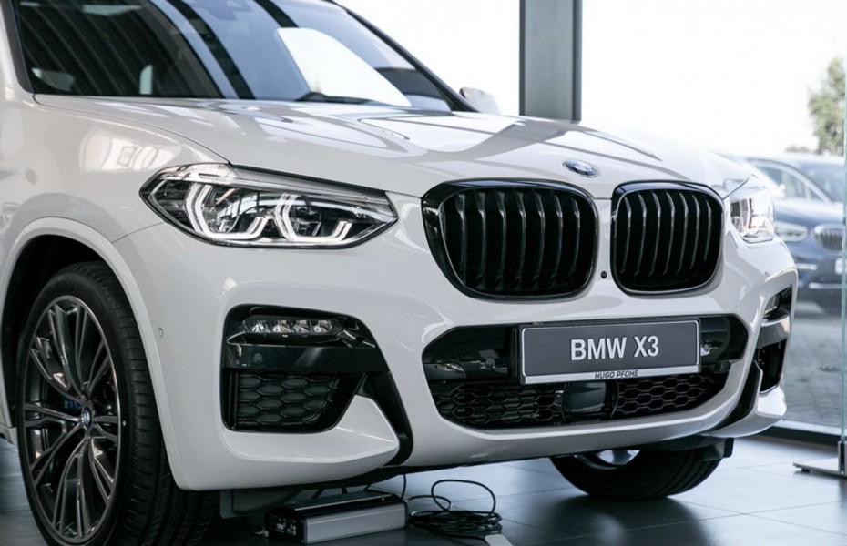 BMW X3 xDrive20d Aut./ M Sport / Glasdach / Navi / HeadUp