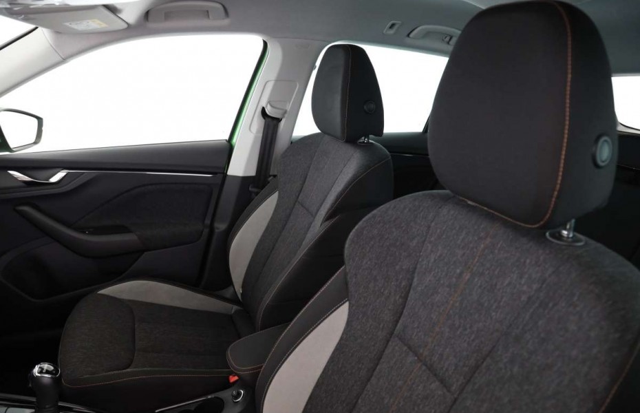 Škoda Kamiq 1.0 TSI DSG Style | NAVI | LED | AHK |