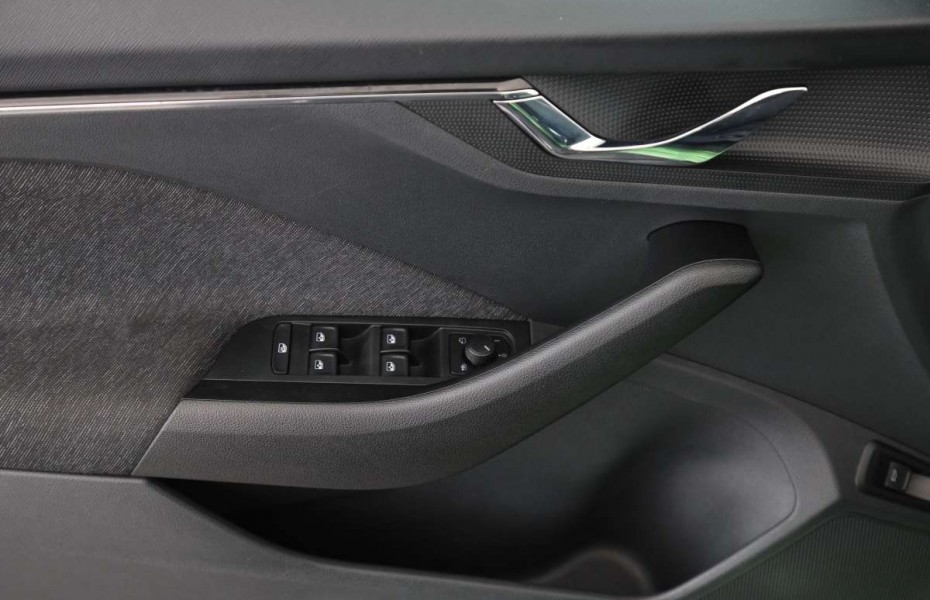 Škoda Kamiq 1.0 TSI DSG Style | NAVI | LED | AHK |