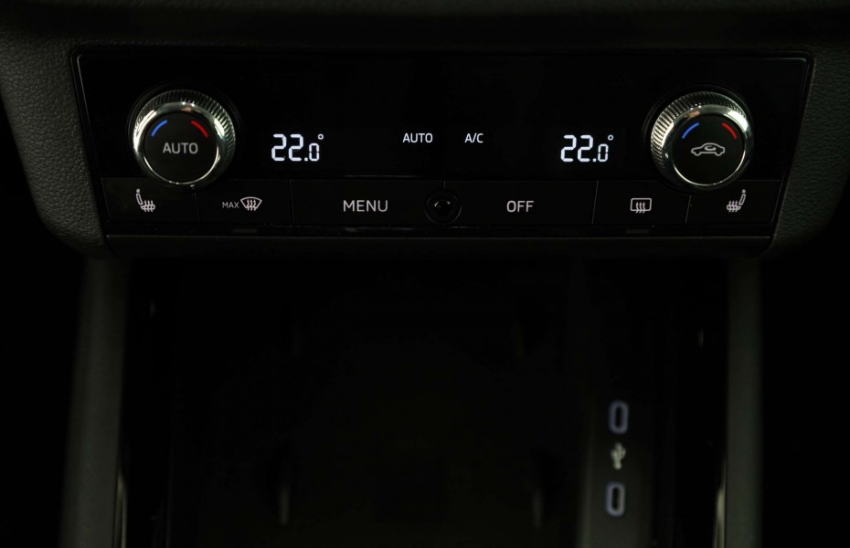 Škoda Kamiq 1.0 TSI DSG Style | NAVI | LED | AHK |