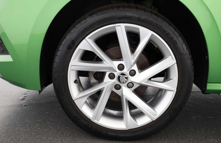 Škoda Kamiq 1.0 TSI DSG Style | NAVI | LED | AHK |