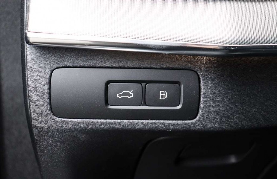 Volvo XC90 Plus Dark Recharge Plug-In Hybrid AWD T8 Twin Engi