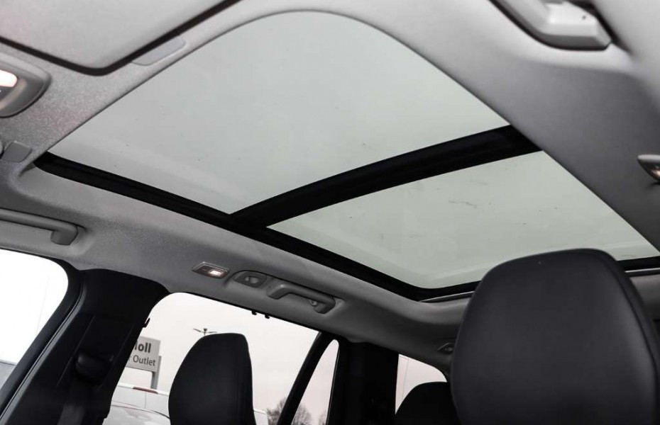 Volvo XC90 Plus Dark Recharge Plug-In Hybrid AWD T8 Twin Engi