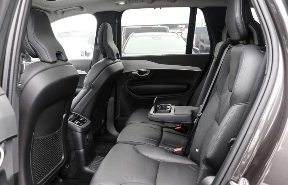 Volvo XC90 Plus Dark Recharge Plug-In Hybrid AWD T8 Twin Engi