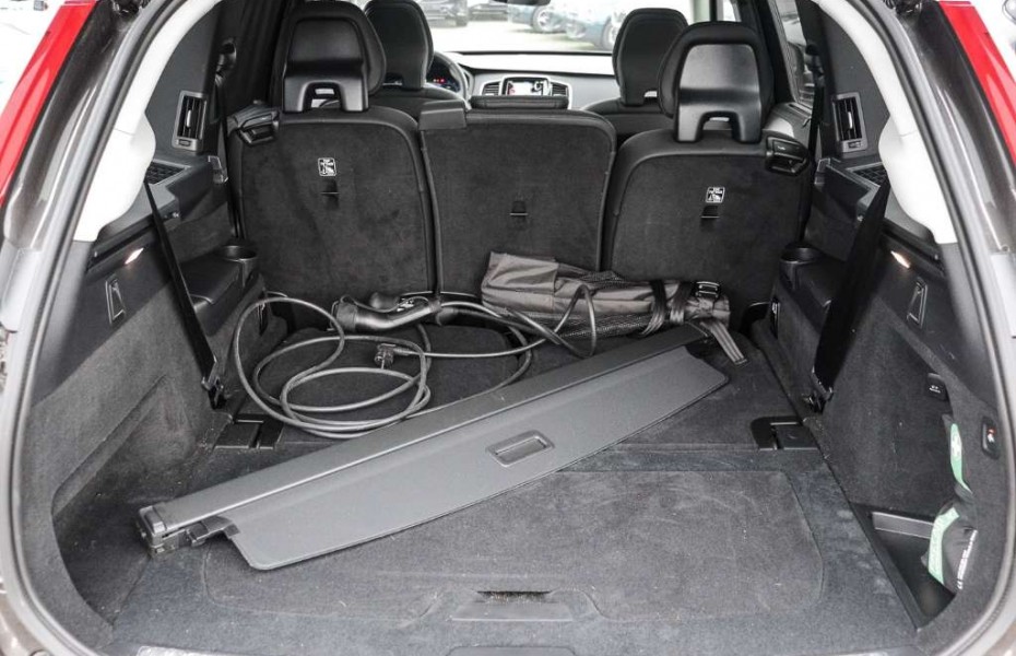 Volvo XC90 Plus Dark Recharge Plug-In Hybrid AWD T8 Twin Engi