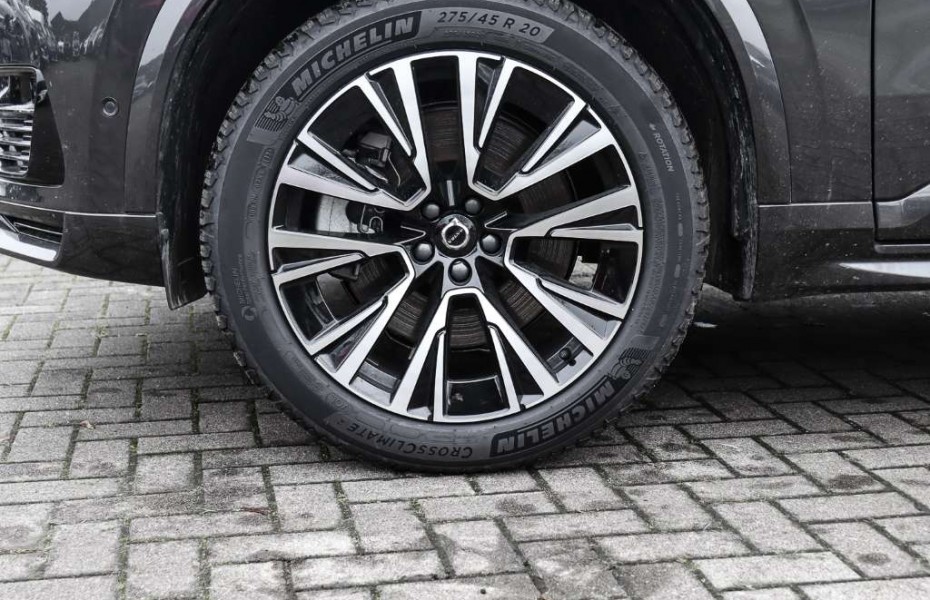 Volvo XC90 Plus Dark Recharge Plug-In Hybrid AWD T8 Twin Engi