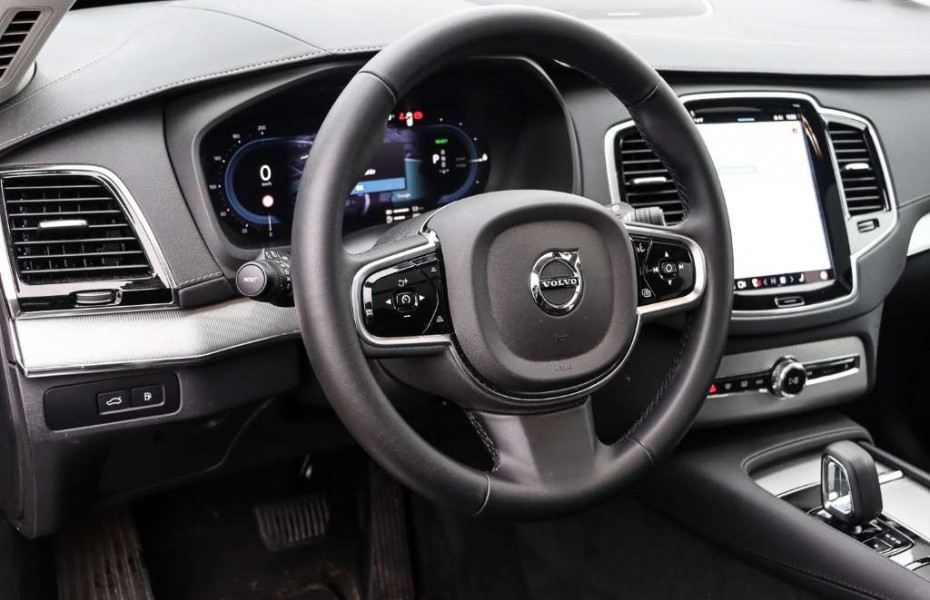 Volvo XC90 Plus Dark Recharge Plug-In Hybrid AWD T8 Twin Engi