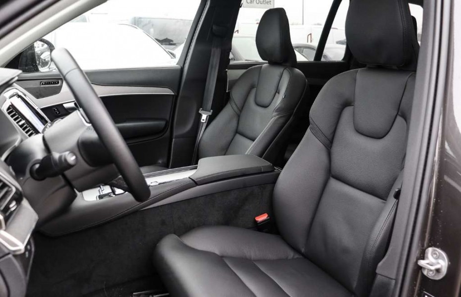 Volvo XC90 Plus Dark Recharge Plug-In Hybrid AWD T8 Twin Engi