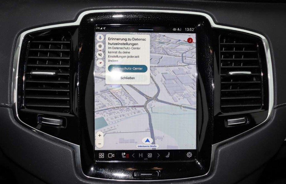 Volvo XC90 Plus Dark Recharge Plug-In Hybrid AWD T8 Twin Engi