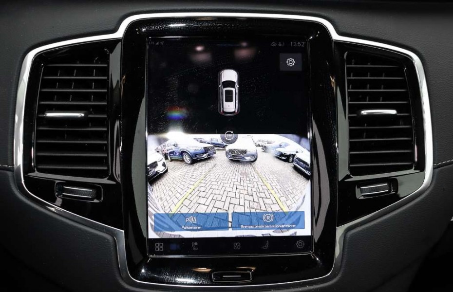 Volvo XC90 Plus Dark Recharge Plug-In Hybrid AWD T8 Twin Engi