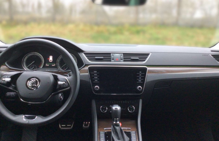 Škoda Superb 2.0 TDI Scout 4x4 scheckheftgepflegt KlimaAT; Navi