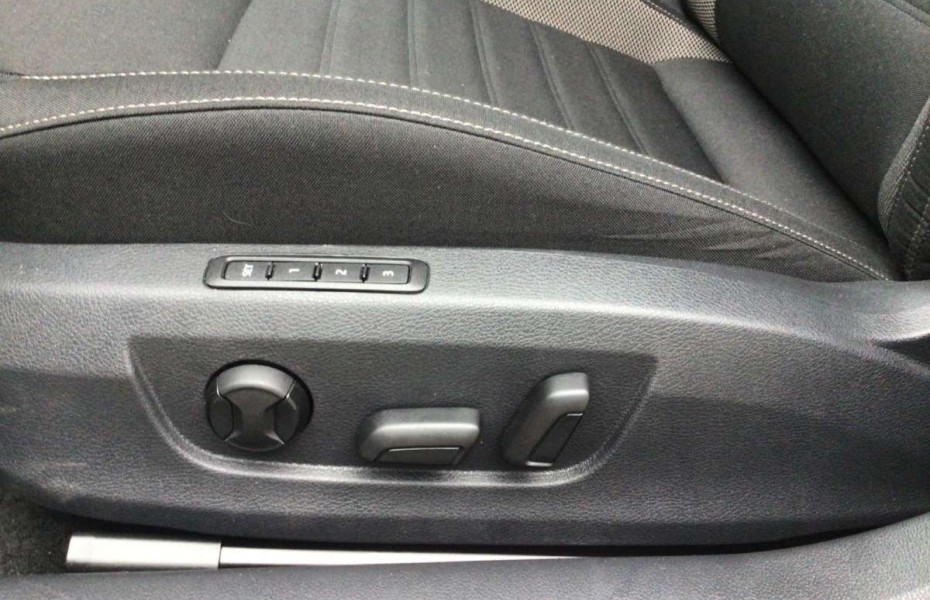 Škoda Superb 2.0 TDI Scout 4x4 scheckheftgepflegt KlimaAT; Navi