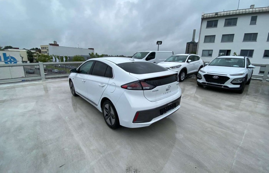 Hyundai Ioniq 1.6 GDI Hybrid Style LED Navi QI Ladefunk.