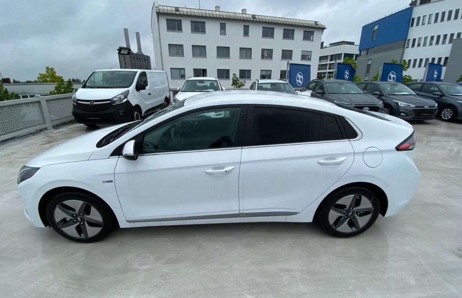 Hyundai Ioniq 1.6 GDI Hybrid Style LED Navi QI Ladefunk.