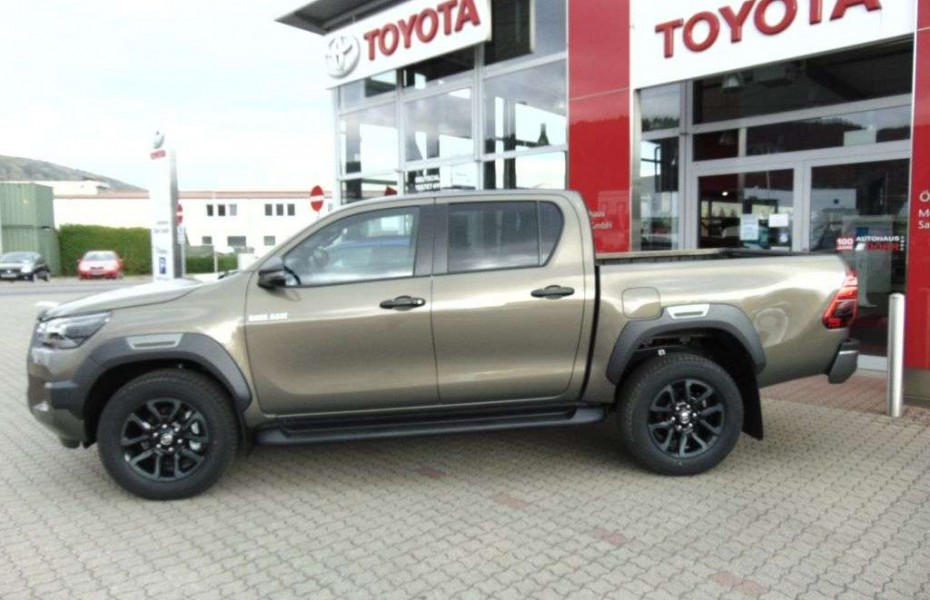 Toyota Hilux 4x4 Double Cab Autm. Invincible (AN1P)