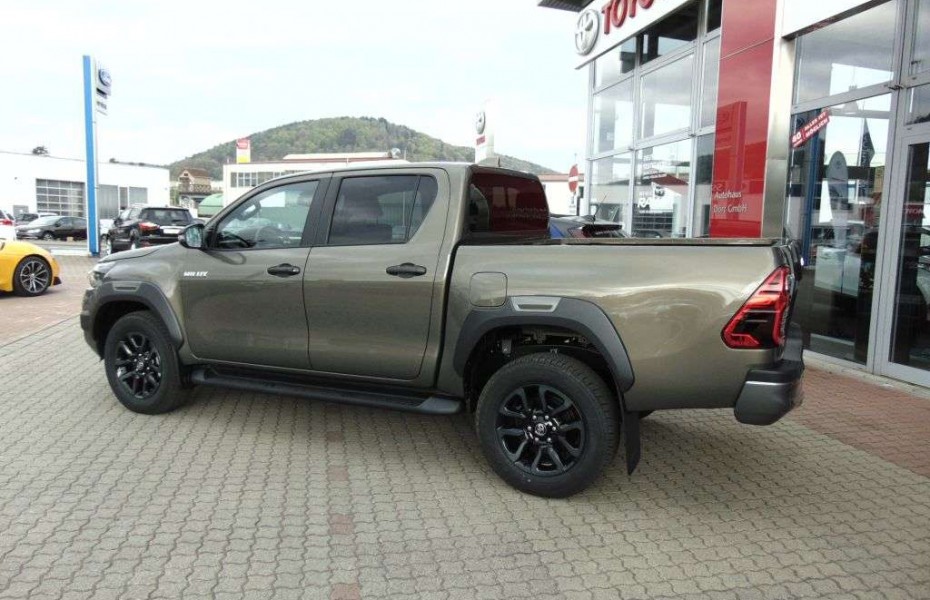 Toyota Hilux 4x4 Double Cab Autm. Invincible (AN1P)