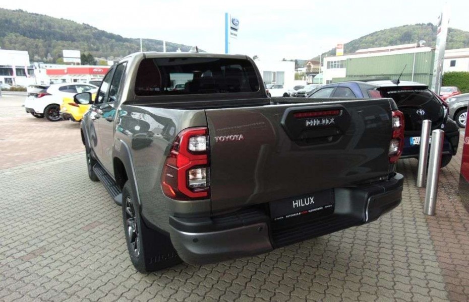 Toyota Hilux 4x4 Double Cab Autm. Invincible (AN1P)