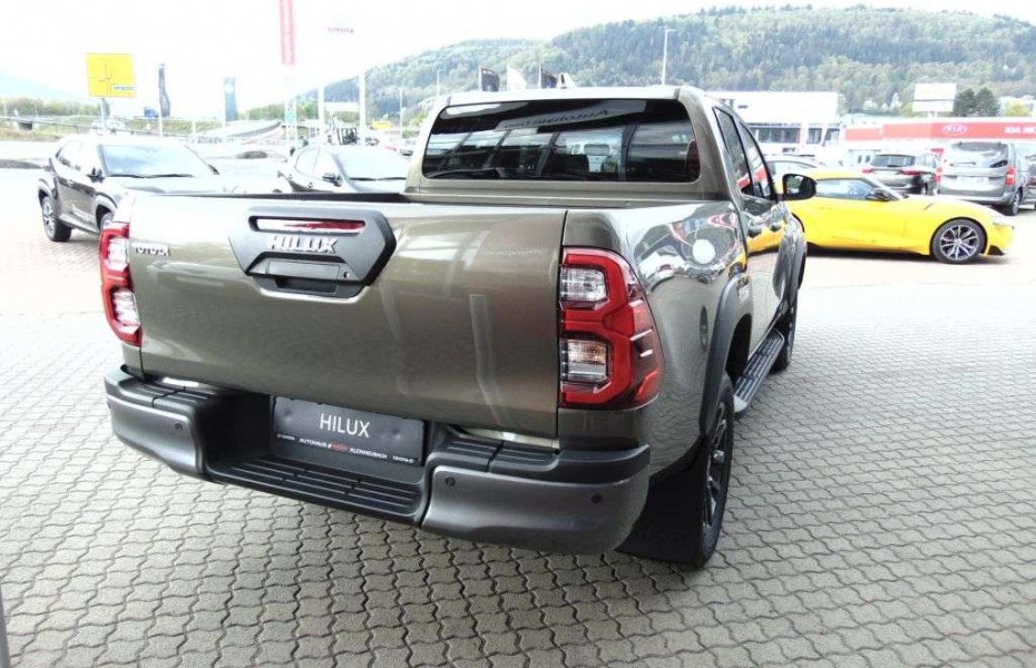 Toyota Hilux 4x4 Double Cab Autm. Invincible (AN1P)